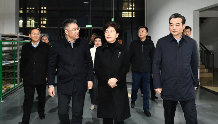 省委常委、省委宣传部部长徐缨来淮调研